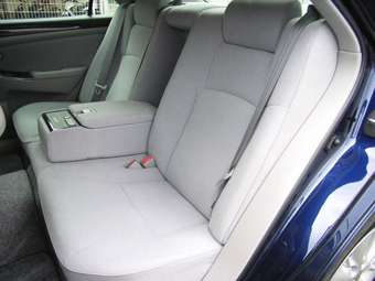 2005 Toyota Crown Pictures