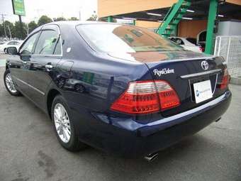 2005 Toyota Crown Pictures