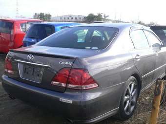 2005 Toyota Crown Pictures