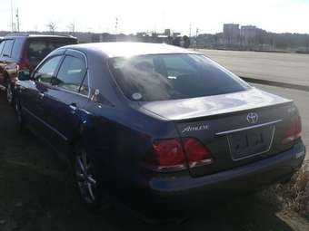 2005 Toyota Crown Photos