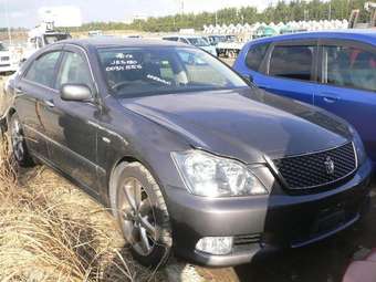 2005 Toyota Crown Pictures