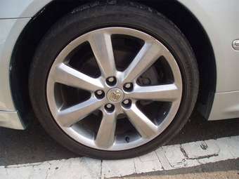 2005 Toyota Crown Pics