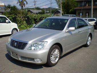 2005 Toyota Crown Pictures