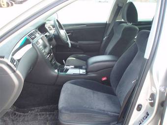 2005 Toyota Crown Photos
