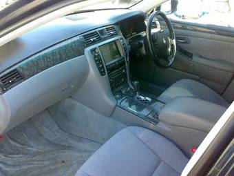 2005 Toyota Crown Pictures