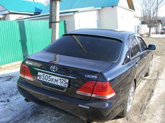 2005 Toyota Crown Photos