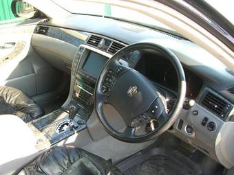2005 Toyota Crown Pictures