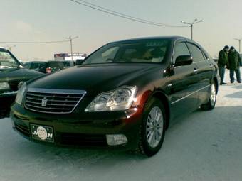 2005 Toyota Crown Pics