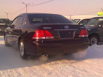 2005 Toyota Crown Pictures
