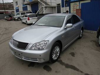 2005 Toyota Crown Pictures
