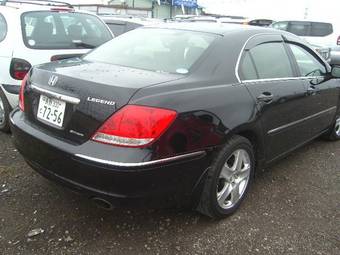 2005 Toyota Crown Photos
