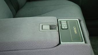 2005 Toyota Crown Images