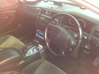 2005 Toyota Crown Pictures