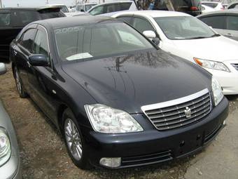 2005 Toyota Crown Pictures
