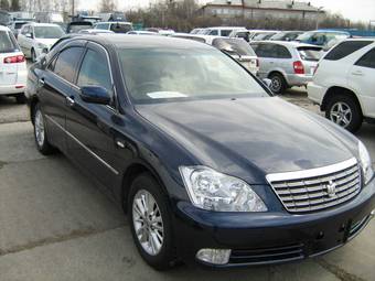 2005 Toyota Crown Pics