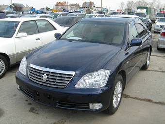2005 Toyota Crown Pictures