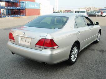 2005 Toyota Crown Pictures