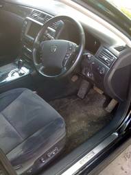 2005 Toyota Crown Images