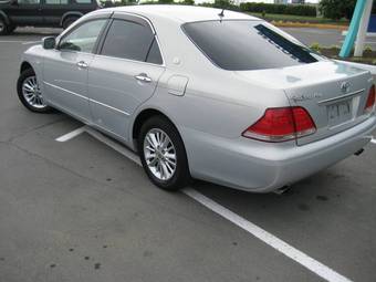 2005 Toyota Crown Pictures