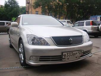 2005 Toyota Crown Photos