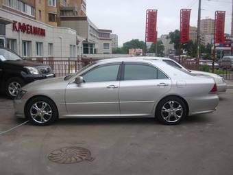 2005 Toyota Crown Photos