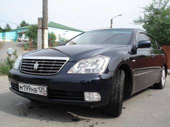 2005 Toyota Crown Pictures