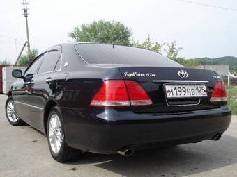 2005 Toyota Crown Pictures