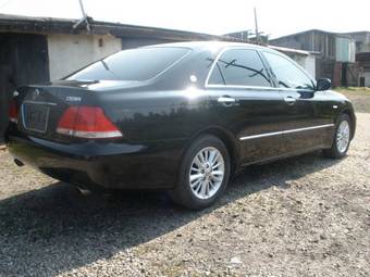 2005 Toyota Crown Pictures