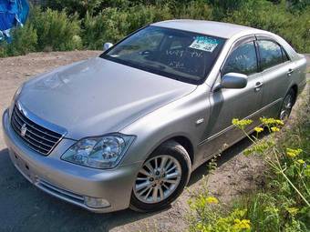 2005 Toyota Crown Pictures