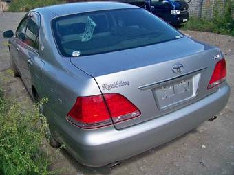 2005 Toyota Crown Photos