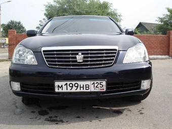 2005 Toyota Crown Pictures