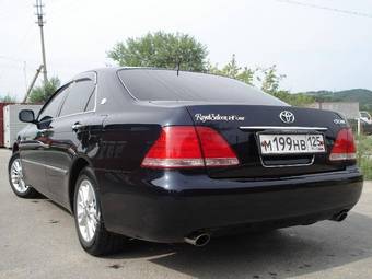 2005 Toyota Crown Pictures