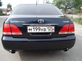 2005 Toyota Crown Photos