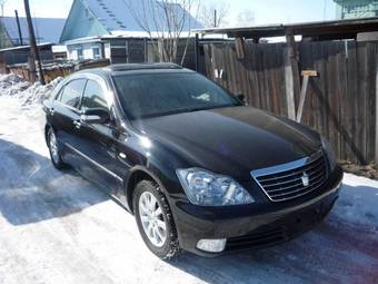 2006 Toyota Crown Pics