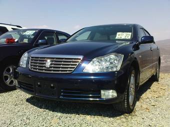 2006 Toyota Crown Photos