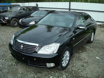 2006 Toyota Crown Photos