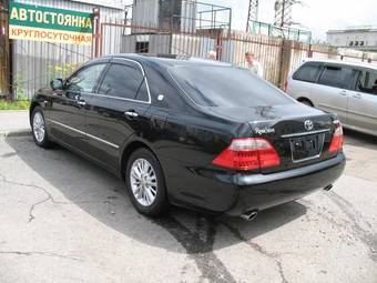 2006 Toyota Crown Photos