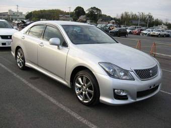 2009 Toyota Crown Photos