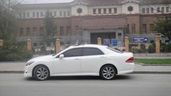 2009 Toyota Crown Photos