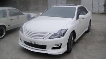 2009 Toyota Crown Photos