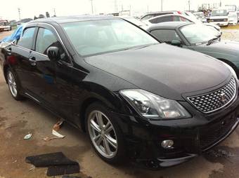 2010 Toyota Crown Photos