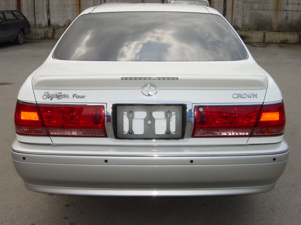 2001 Toyota Crown Estate Photos