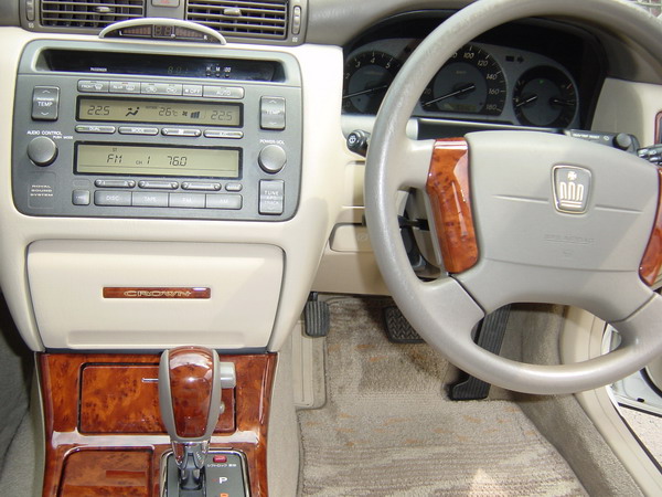 2001 Toyota Crown Estate Pictures