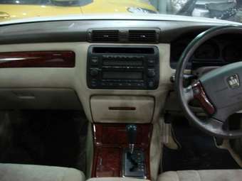 2001 Toyota Crown Estate Photos