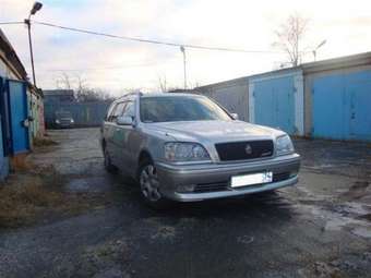 2001 Toyota Crown Estate Photos