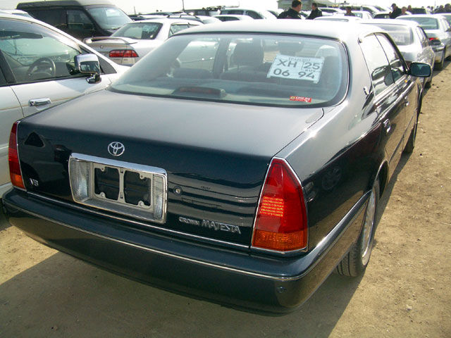 1997 Toyota Crown Majesta