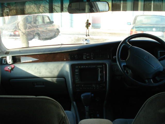 1997 Toyota Crown Majesta