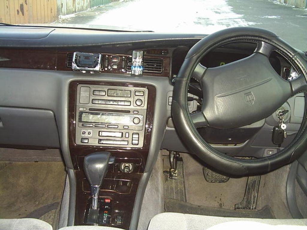 1998 Toyota Crown Majesta