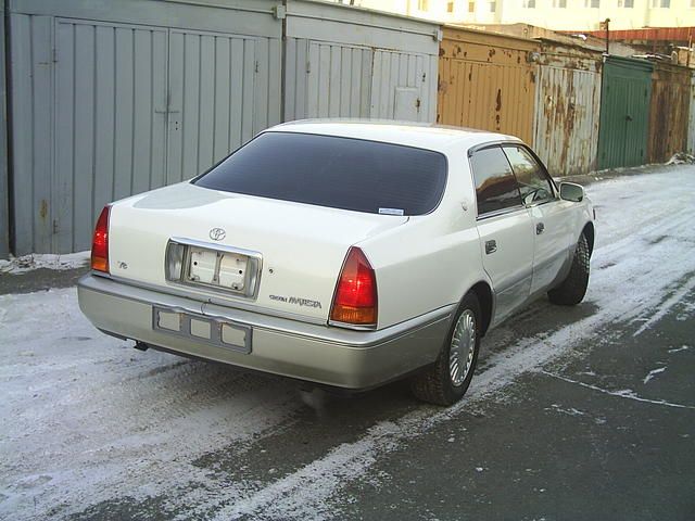 1998 Toyota Crown Majesta