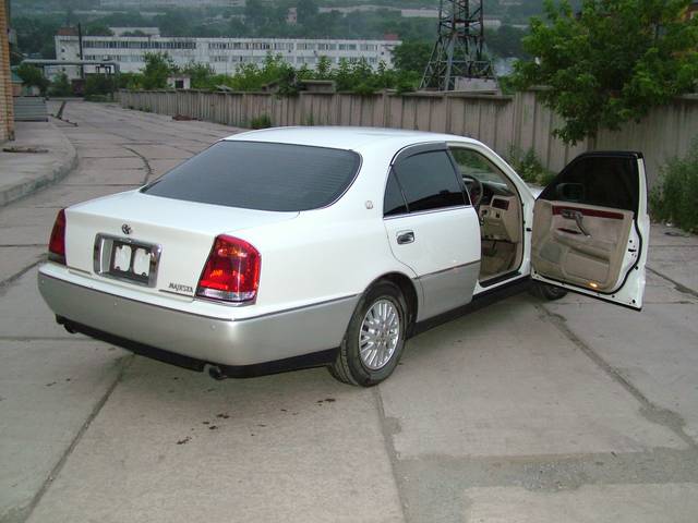 1999 Toyota Crown Majesta